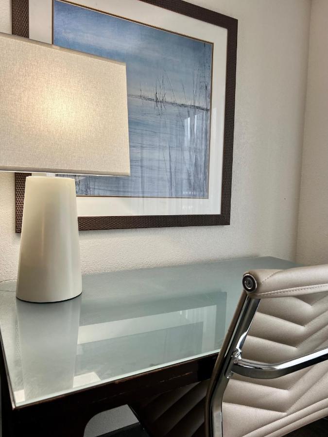 Holiday Inn Virginia Beach - Norfolk By Ihg Экстерьер фото