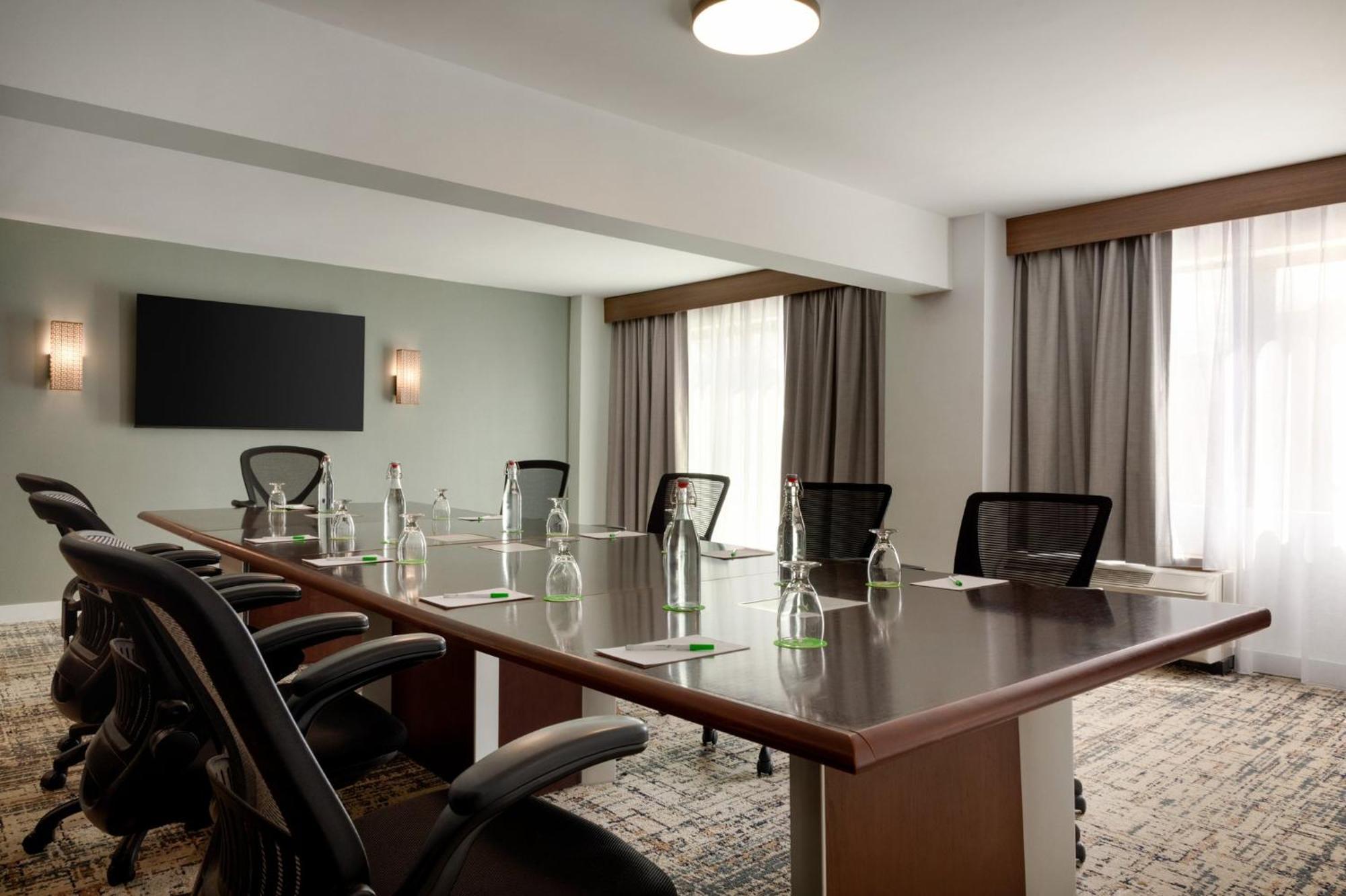 Holiday Inn Virginia Beach - Norfolk By Ihg Экстерьер фото