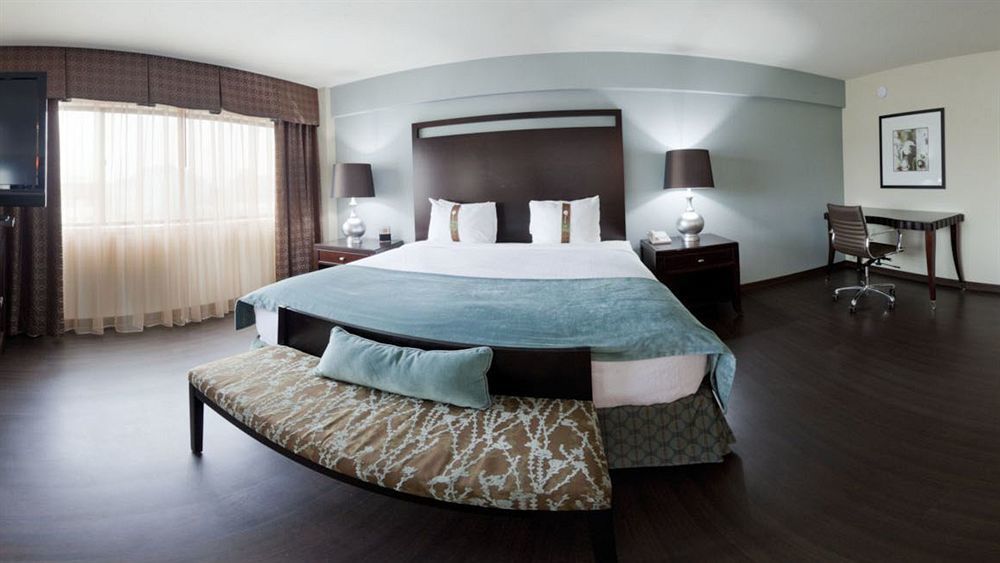 Holiday Inn Virginia Beach - Norfolk By Ihg Экстерьер фото